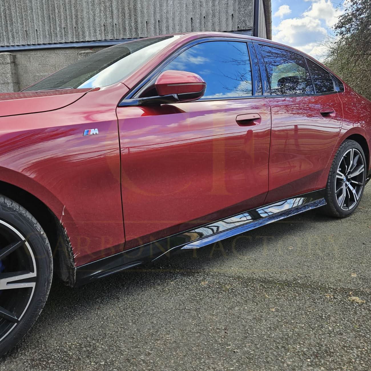 MP Style Gloss Black Side Skirts for BMW G60 5 Series 24-Present - Carbon Factory