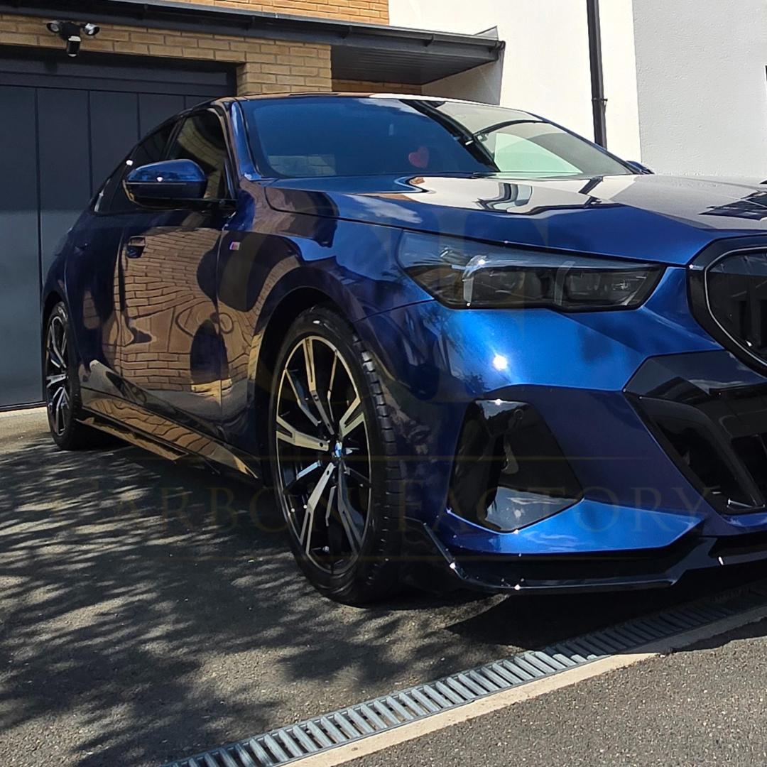 MP Style Gloss Black Side Skirts for BMW G60 5 Series 24-Present - Carbon Factory
