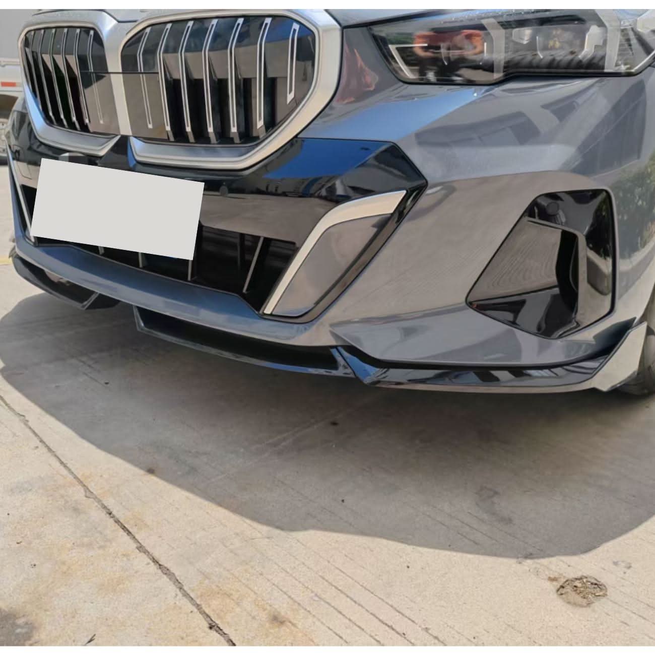 MP Style Gloss Black Front Splitter for BMW G60 5 Series 24-Present - Carbon Factory