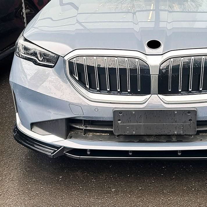 MP Style Gloss Black Front Splitter for BMW G60 G61 5 Series Standard model 24-Present - Carbon Factory