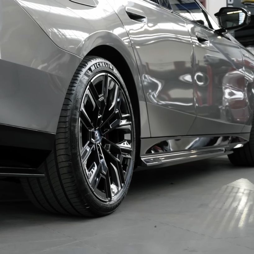 MP Style Pre-Preg Carbon Fibre Side Skirts for BMW G60 5 Series 24-Present - Carbon Factory