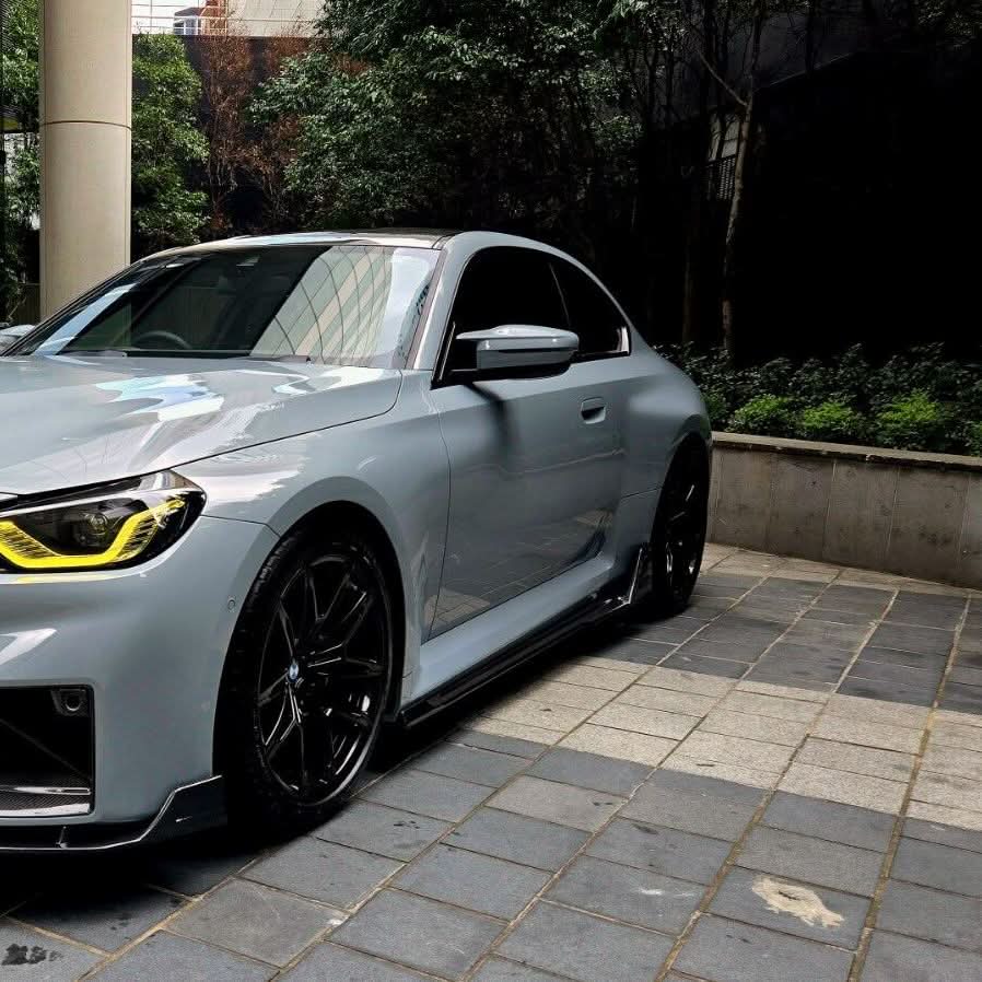 V Style Pre-Preg Carbon Fibre Side Skirts for BMW G87 M2 23-Present - Carbon Factory