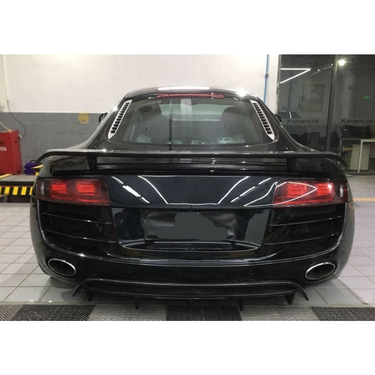 V Style Carbon Fibre Rear Diffuser for Audi R8 Gen 1 10-15