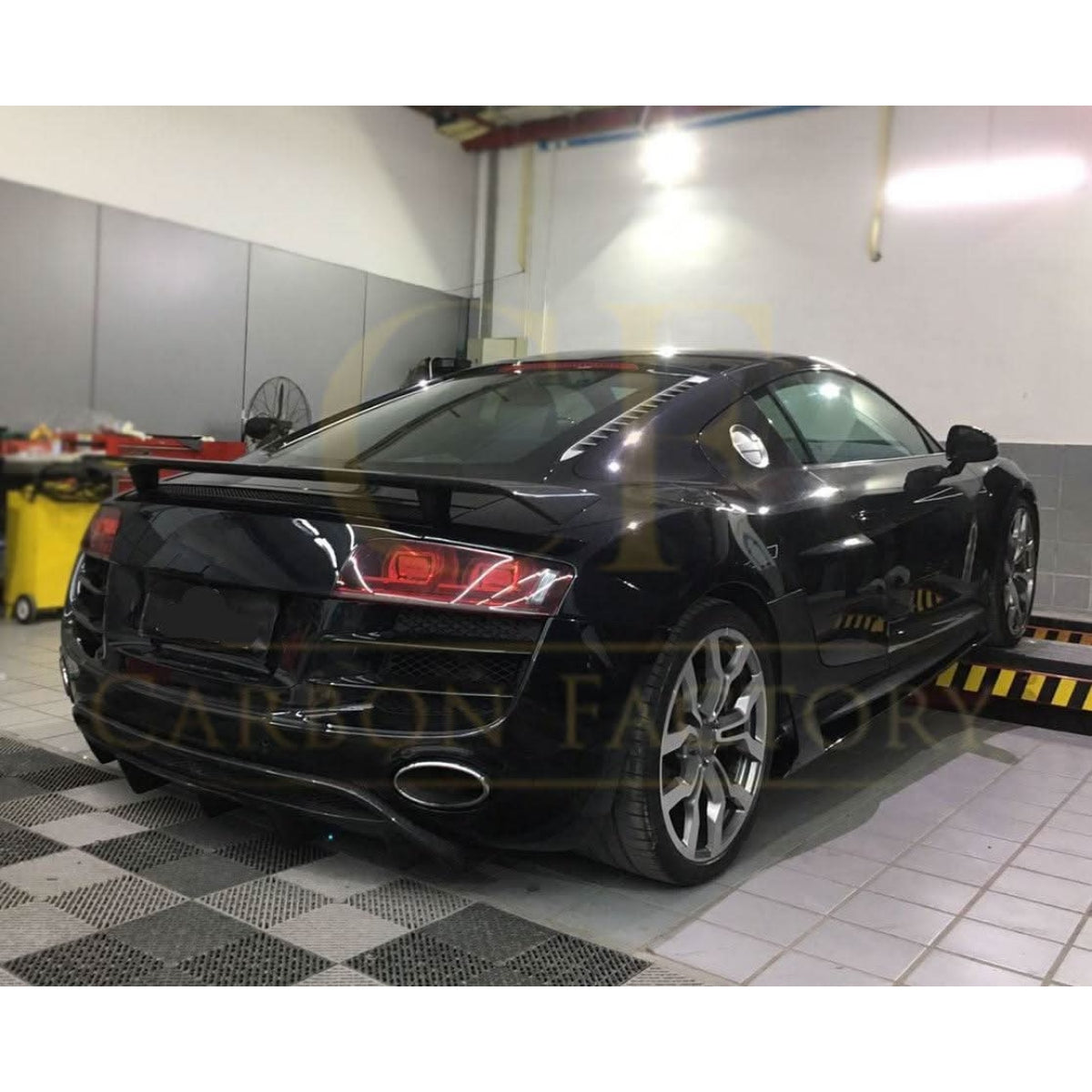 V Style Carbon Fibre Rear Diffuser for Audi R8 Gen 1 10-15