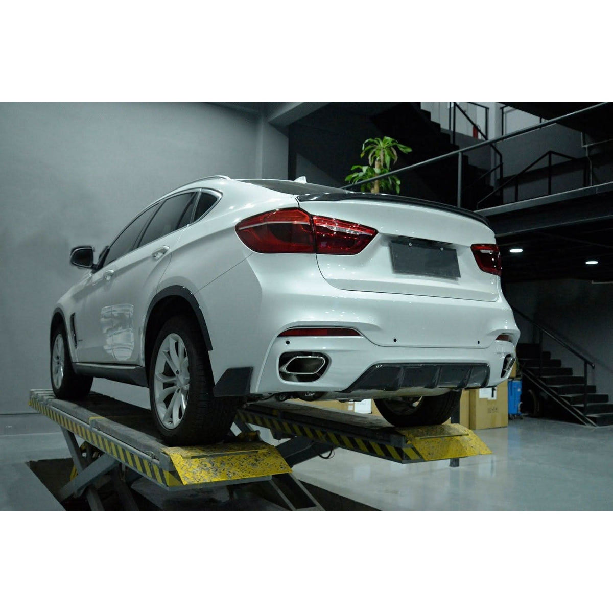 MP Style Carbon Fibre Rear Diffuser for BMW F16 X6 14-18